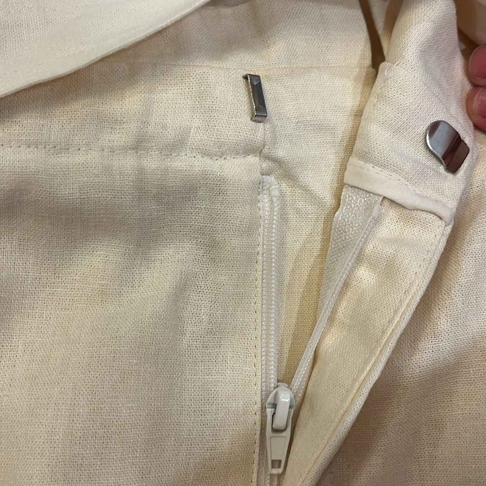 Sofia by Sofia Vergara Cream Paperbag Waist Shorts - Picture 5 of 8